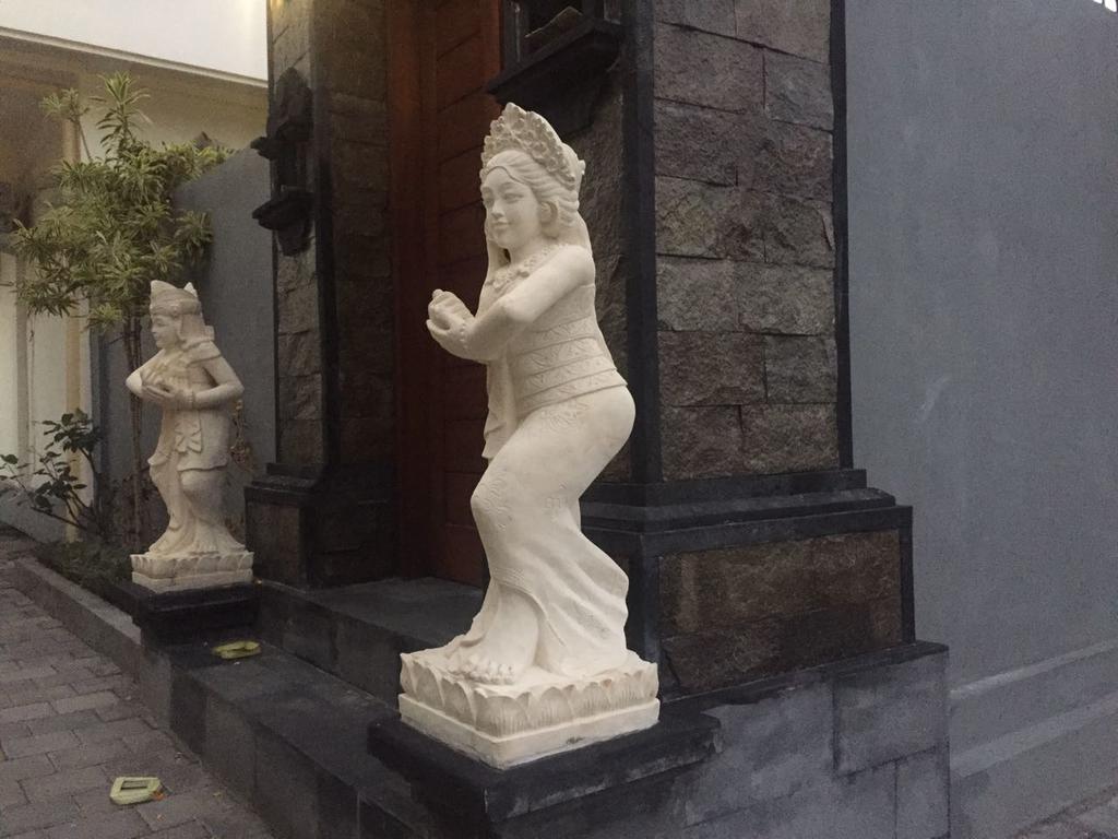 Wisma tamu Dikubu Belong Seminyak (Bali)