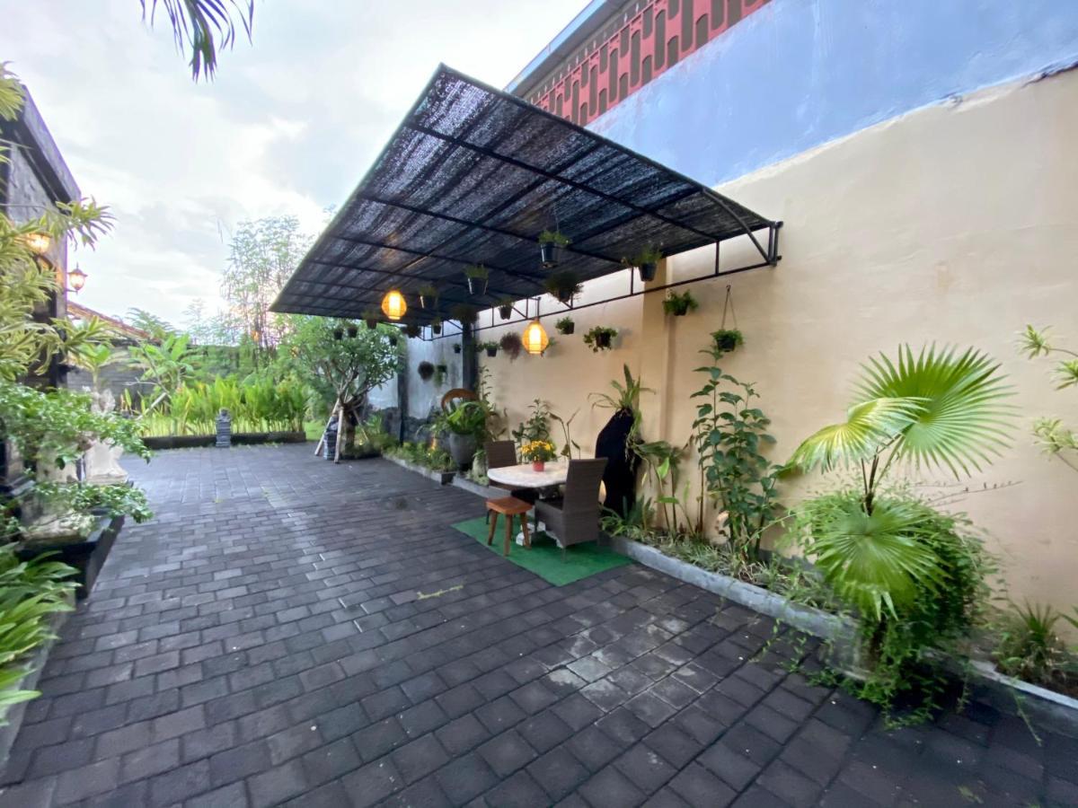 Dikubu Belong Wisma tamu